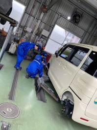 新人サービスマンの仕事風景♪